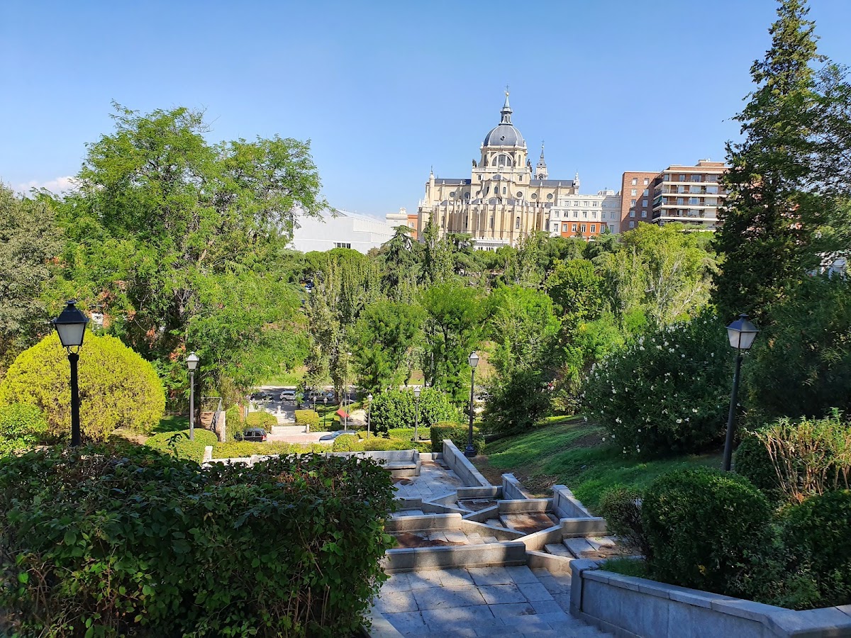 Las Vistillas Garden