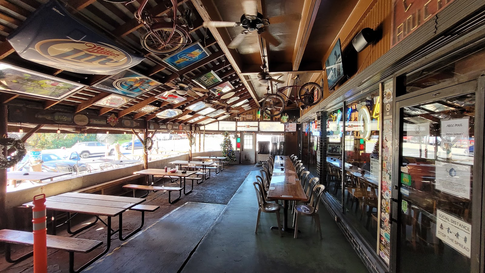 Crown & Anchor Pub, Austin