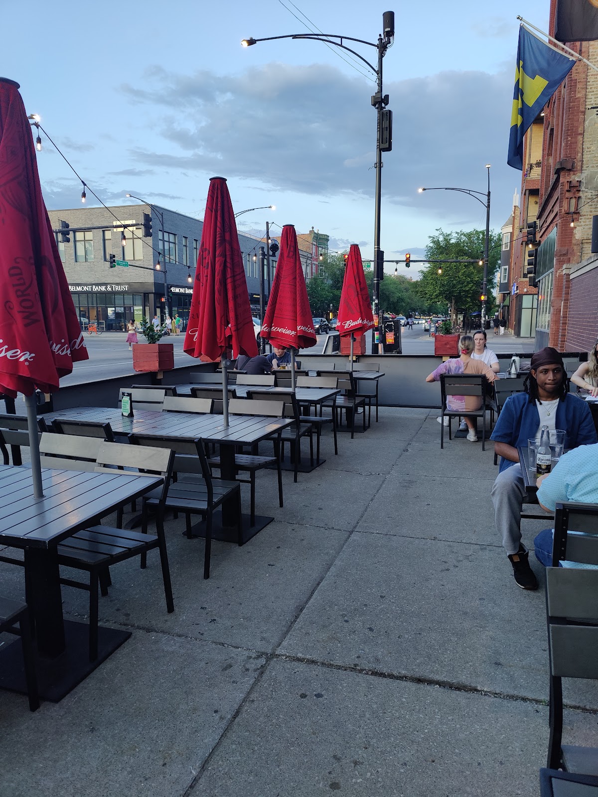Fatpour Wicker Park: Ultimate Chicago Sports Bar, Chicago