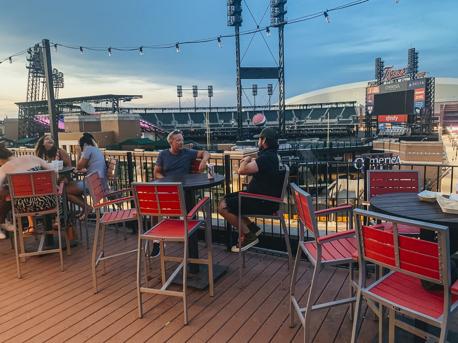 Tin Roof, Detroit
