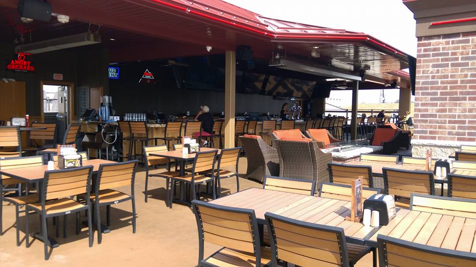 Anduzzi's Sports Club - Holmgren Way, Green Bay