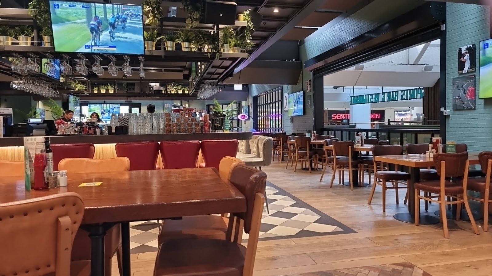 O'Learys Oslo Central Station, Oslo