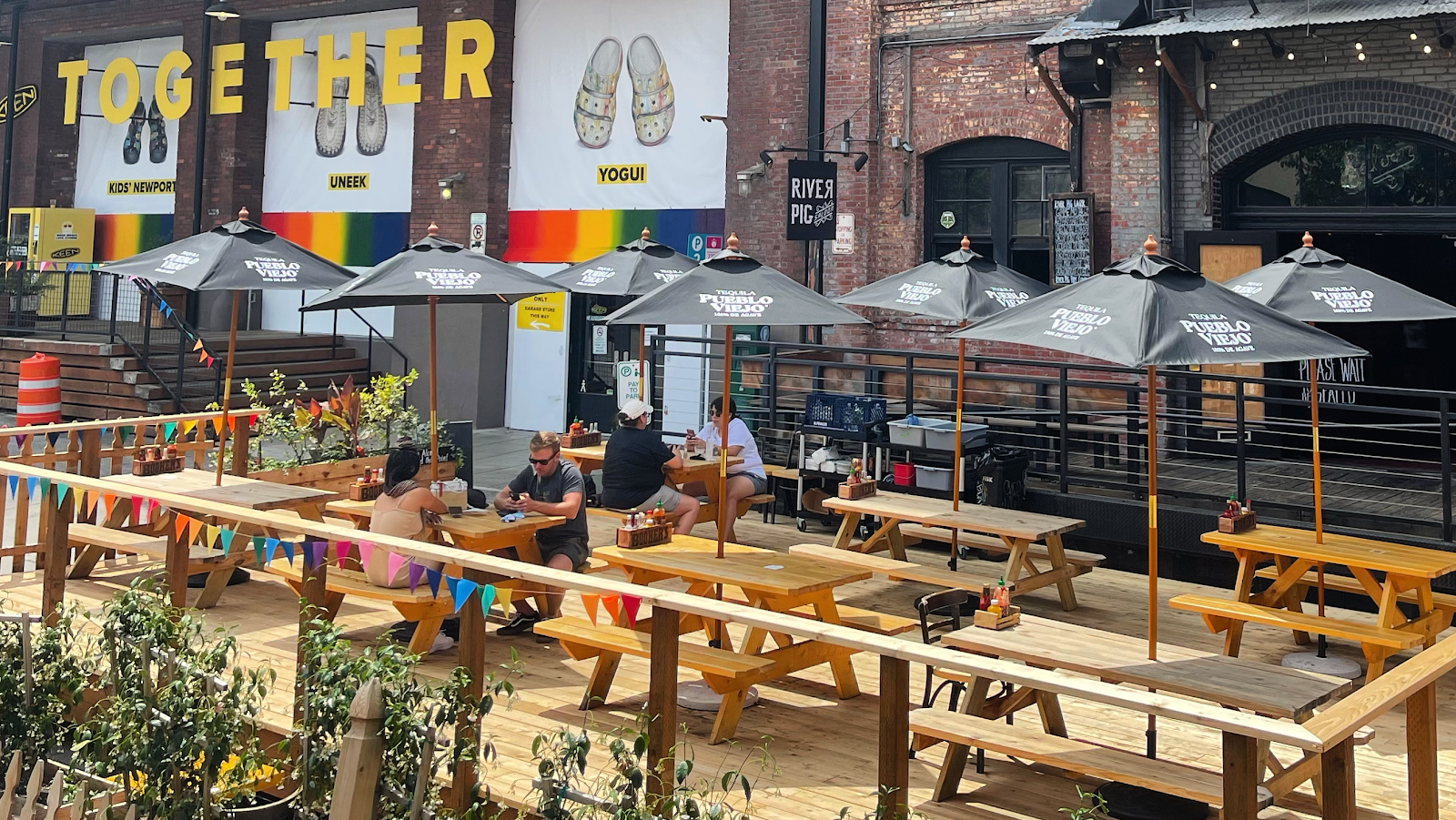 River Pig Saloon, Portland