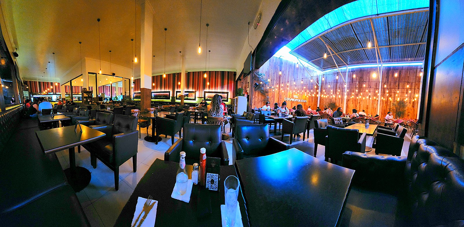 Cosmopolitan Bar, Santiago