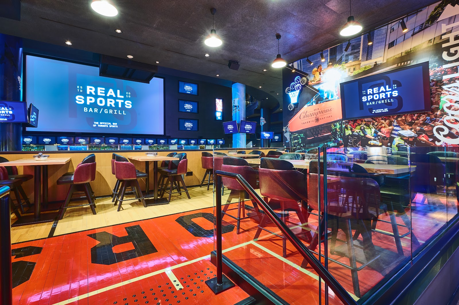 Real Sports Bar & Grill, Toronto