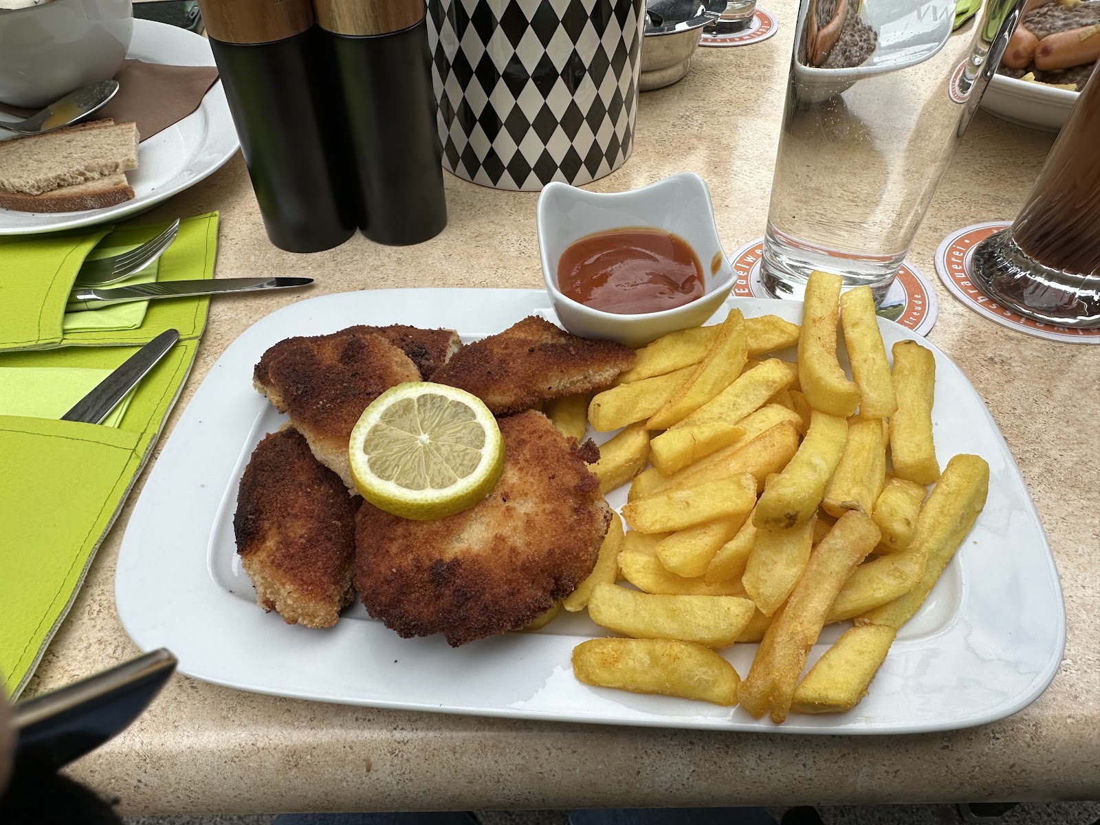 Cafe und mehr — photo 2