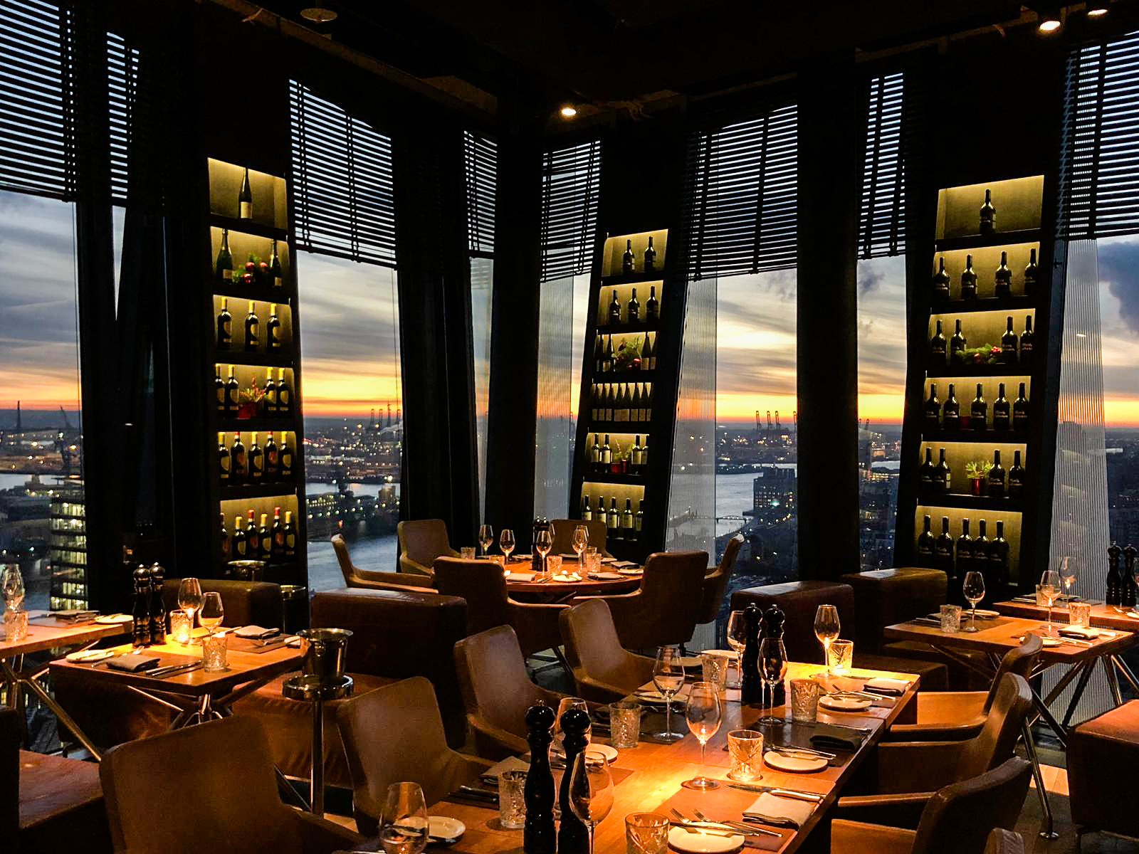 Clouds - Heaven's Bar & Kitchen — photo 1