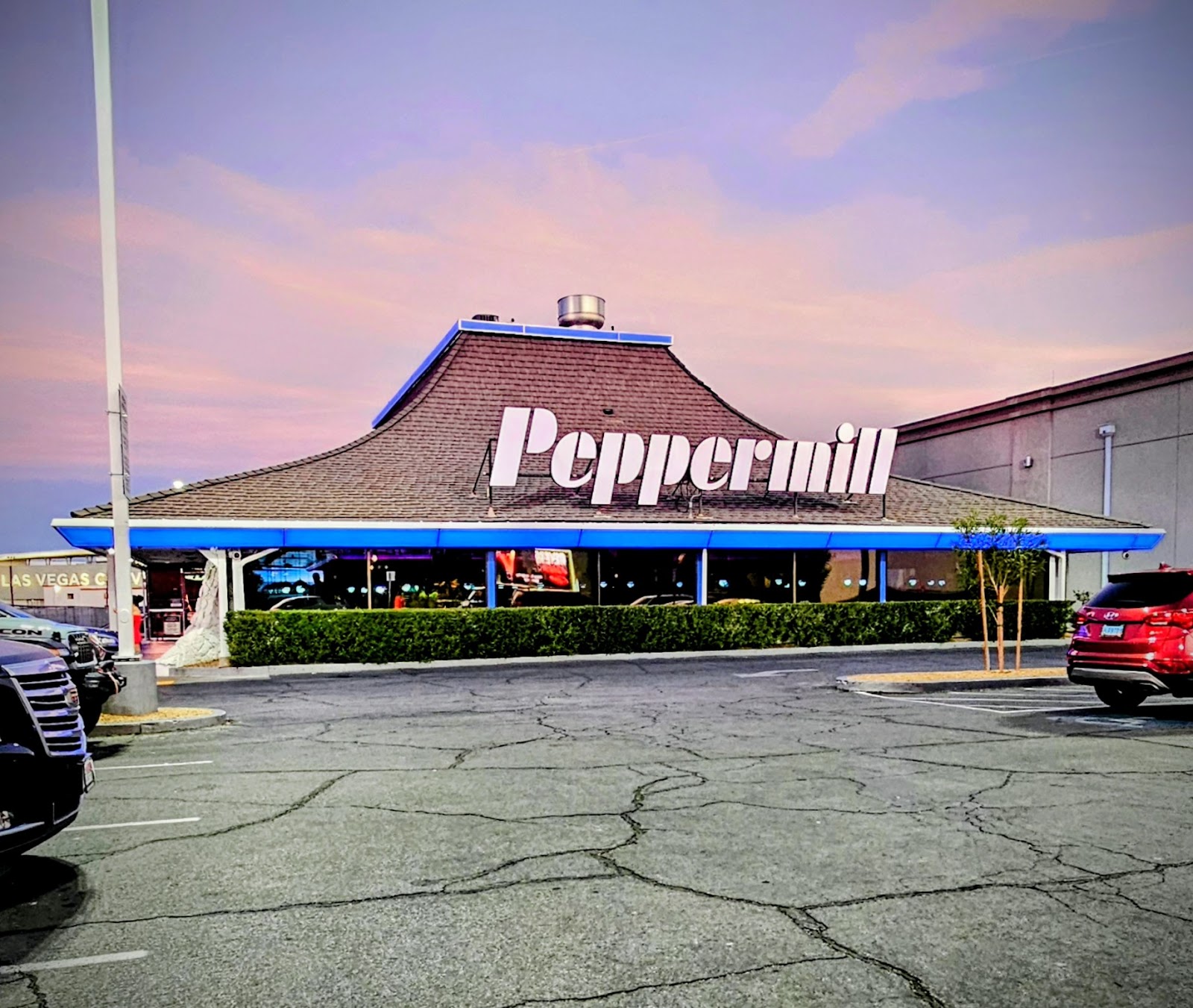 Peppermill Fireside Lounge — photo 1