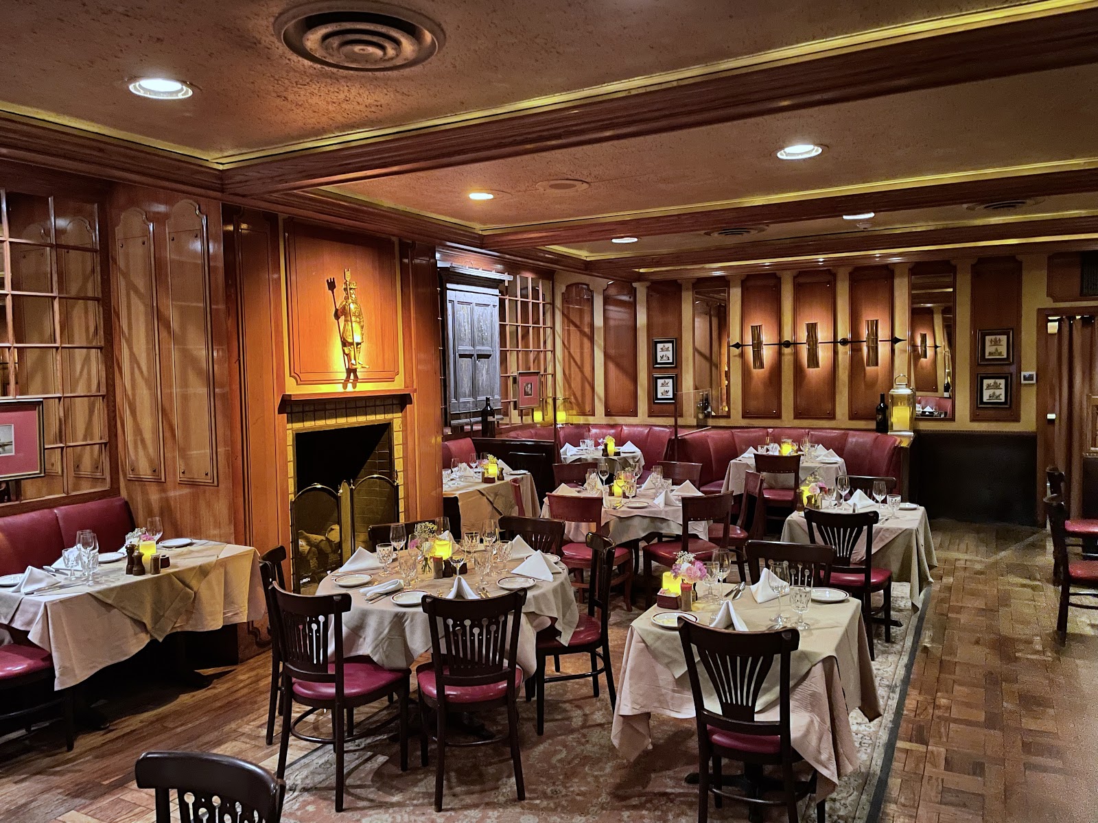 House of Prime Rib — photo 1