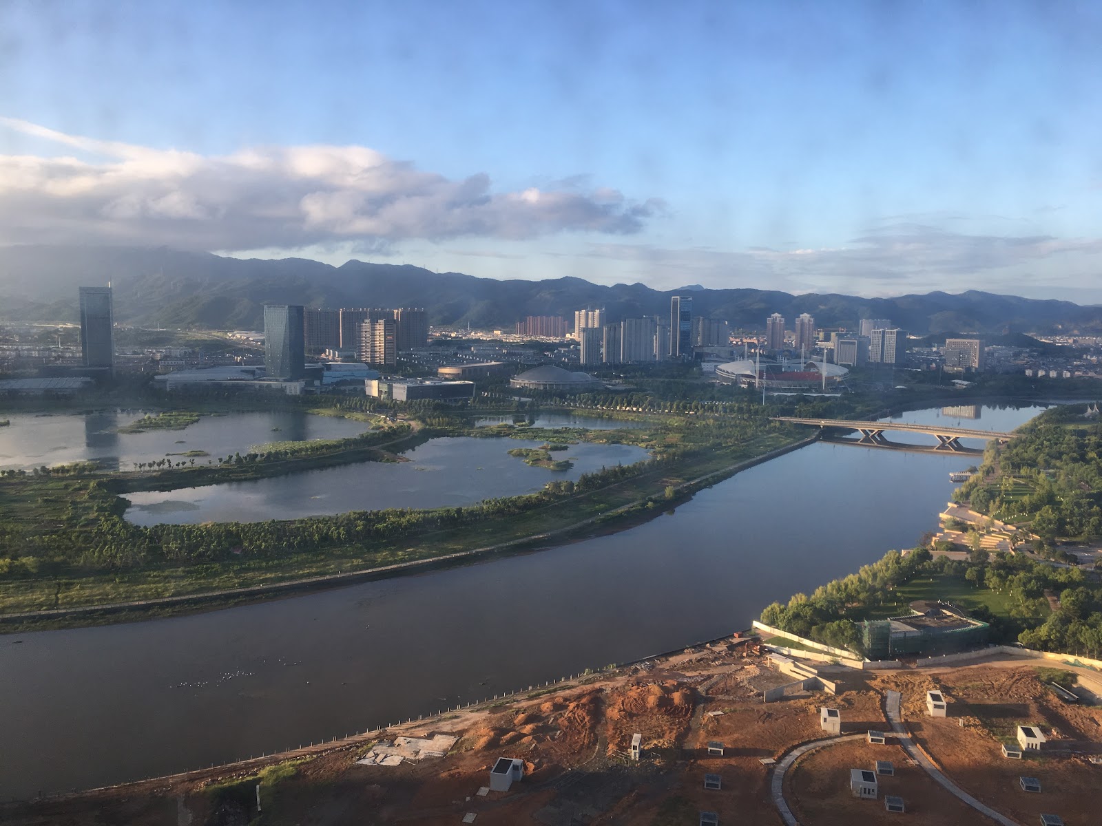 Shangri-La Yiwu (hotel dining) — photo 1