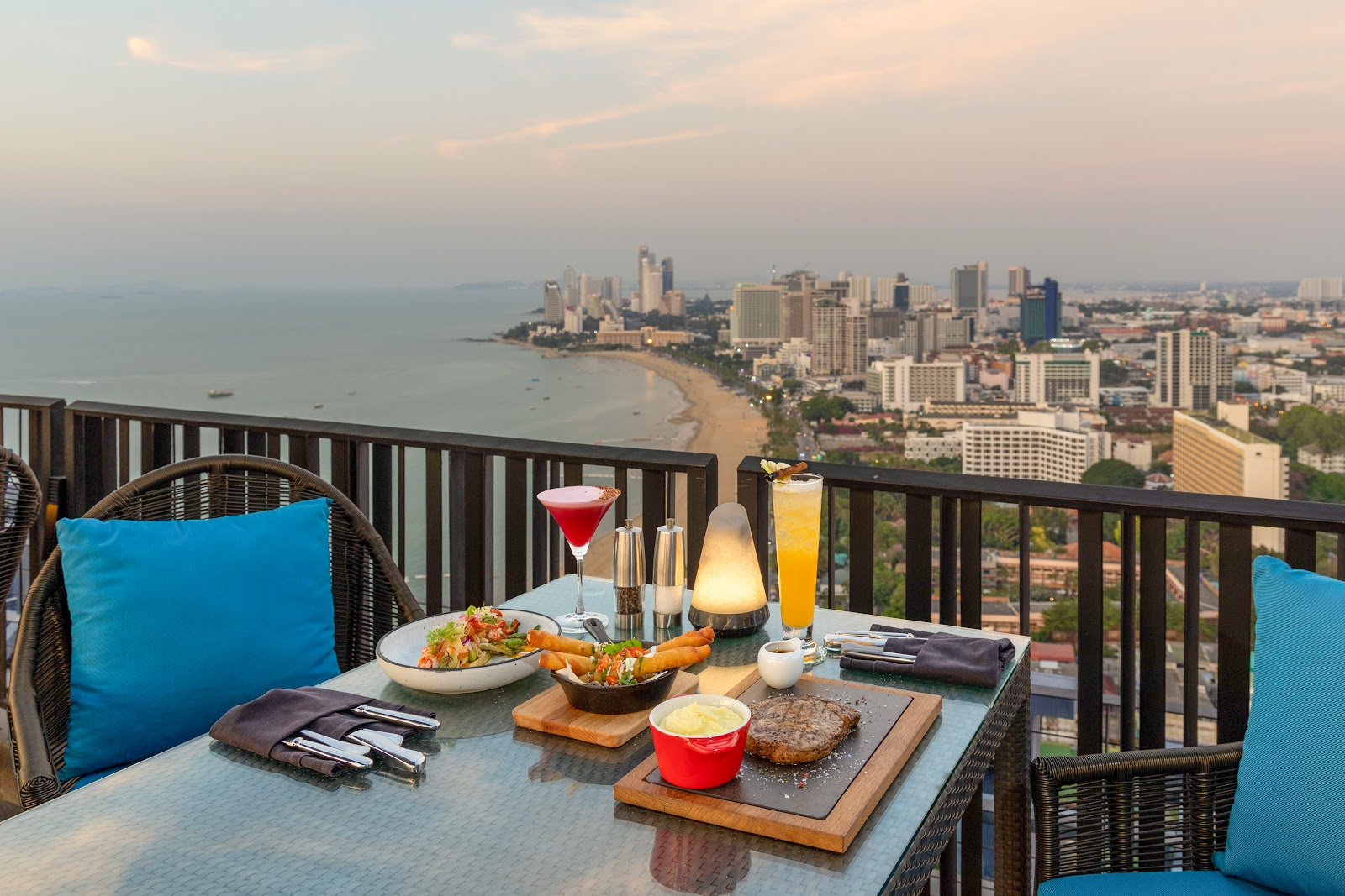 Horizon Rooftop Bar